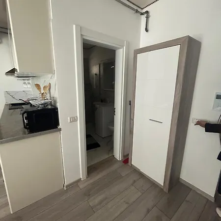 Studio 406 B2 Almar Luxury Residence-Renting Apartments & Free Pool Apartment
