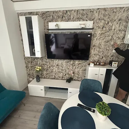 Studio 406 B2 Almar Luxury Residence-Renting Apartments & Free Pool Apartment *