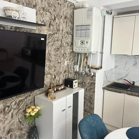 Apartment Studio 406 B2 Almar Luxury Residence-Renting Apartments & Free Pool